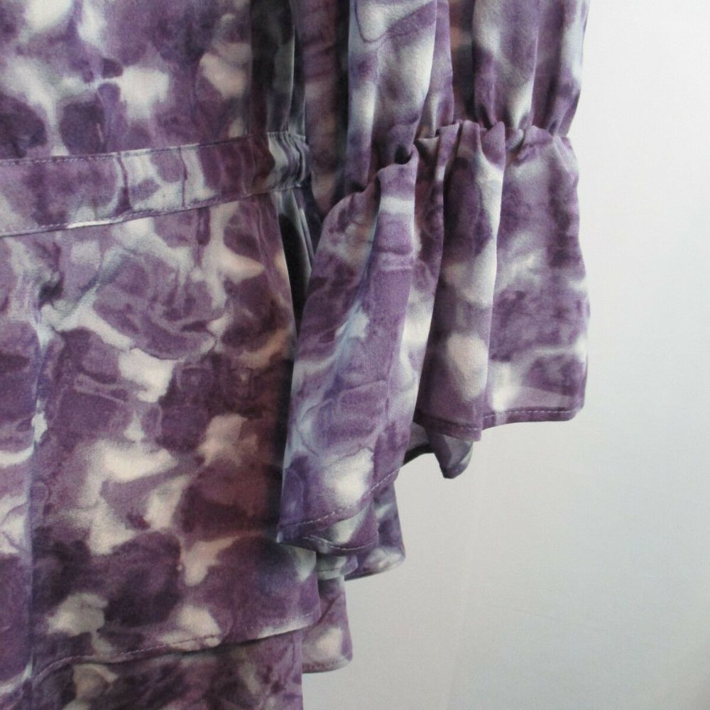 ALICE+OLIVIA Silk Blend Keyhole Silk Blend Shirt - Picture 7 of 8